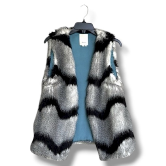Anthropologie Jackets & Blazers - Anthropologie Elevenses Shaggy Black/Gray Chevron Striped Faux Fur Vest Small